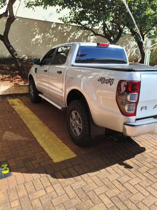FORD RANGER 2.2 XLS 4X4 CD 16V DIESEL 4P AUTOMÁTICO FORD RANGER 2.2 XLS 4X4 CD 16V DIESEL 4P AUTOMÁTICO